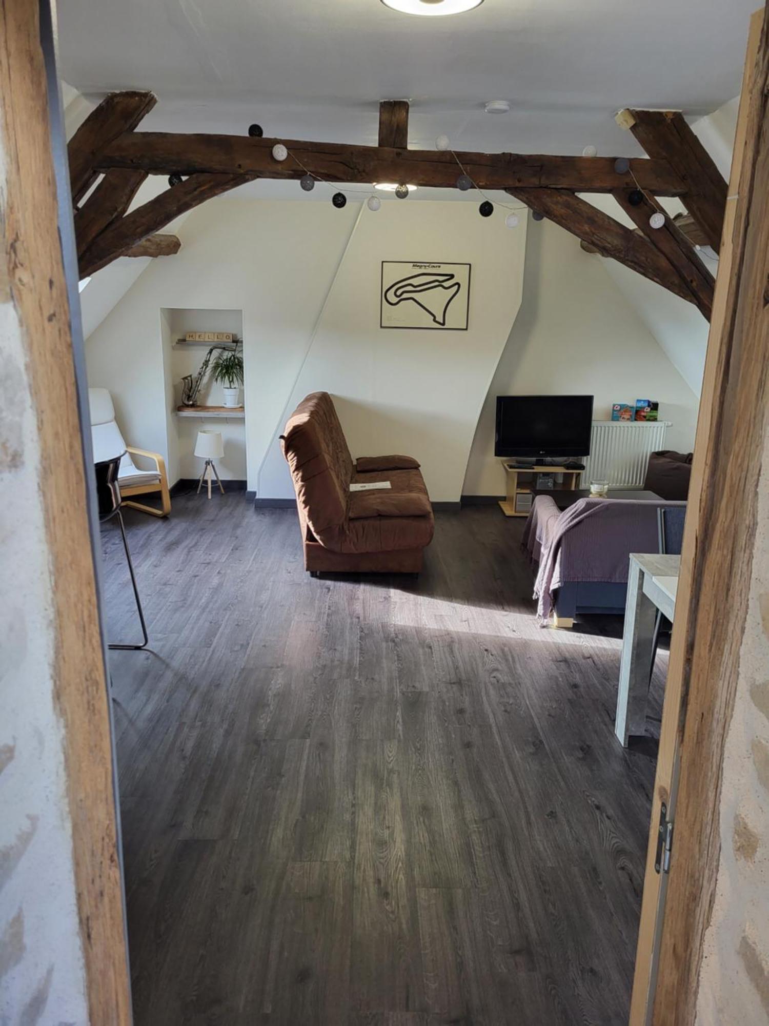 Appartement Au Pied Du Circuit De Magny-Cours Exterior foto